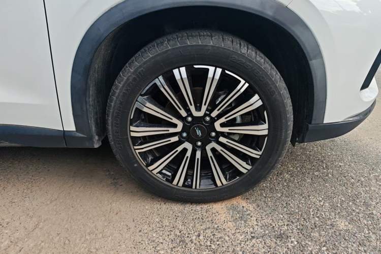 Used CHANGAN OSHAN X5 2021 Revised Version 1.5T DCT Luxury Edition Right Front Wheel Hub