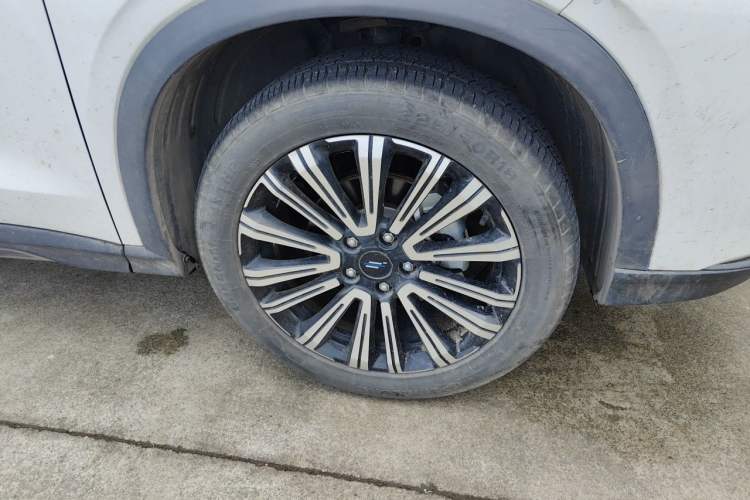 Used CHANGAN OSHAN X5 2021 1.5T DCT Luxury Edition Right Front Wheel Hub