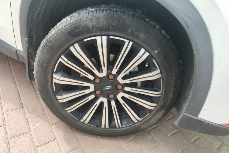Used CHANGAN OSHAN X5 2021 1.5T DCT Luxury Edition Right Front Wheel Hub