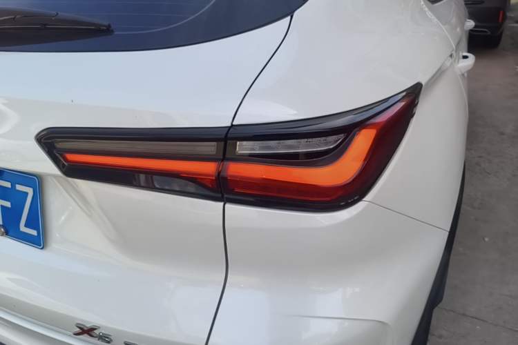 Used CHANGAN OSHAN X5 2021 1.5T DCT Flagship Edition Right Rear Taillight