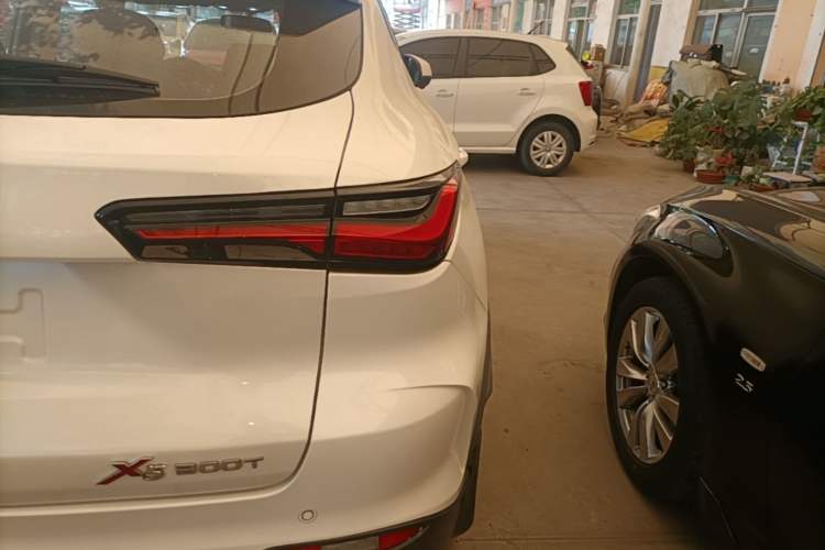 Used CHANGAN OSHAN X5 2021 1.5T DCT Flagship Edition Right Rear Taillight