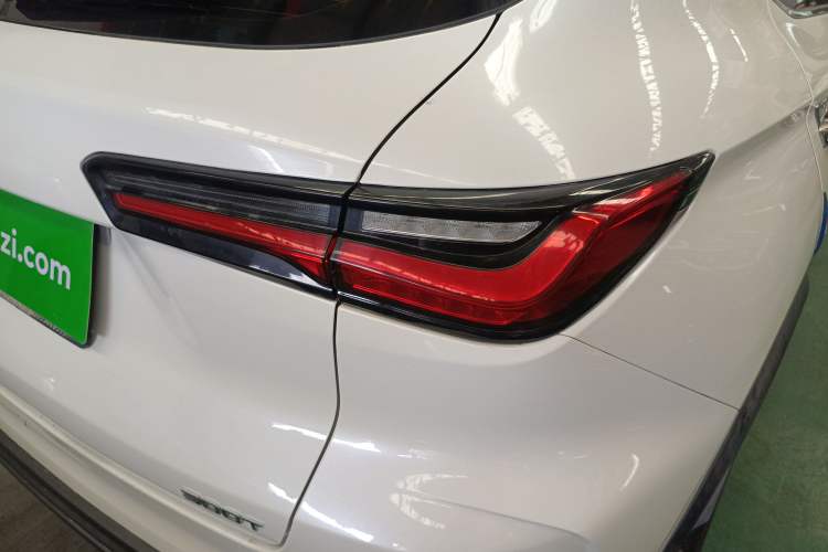 Used CHANGAN OSHAN X5 2021 1.5T DCT Prestige Edition Right Rear Taillight