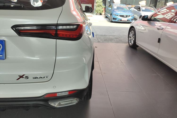 Used CHANGAN OSHAN X5 2021 1.5T DCT Flagship Edition Right Rear Taillight