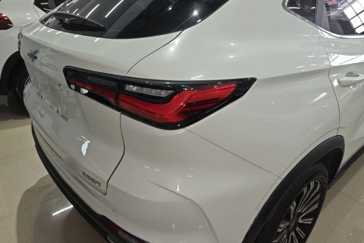 Used CHANGAN OSHAN X5 2021 Revised Version 1.5T DCT Luxury Edition Right Rear Taillight
