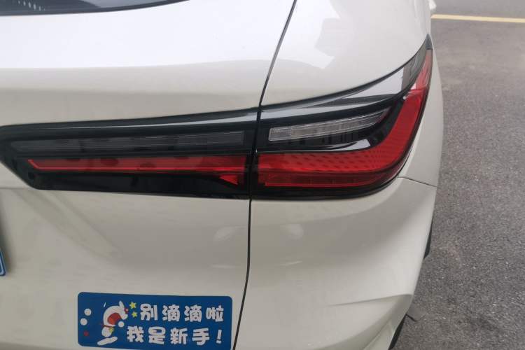 Used CHANGAN OSHAN X5 2021 Revised Version 1.5T DCT Luxury Edition Right Rear Taillight
