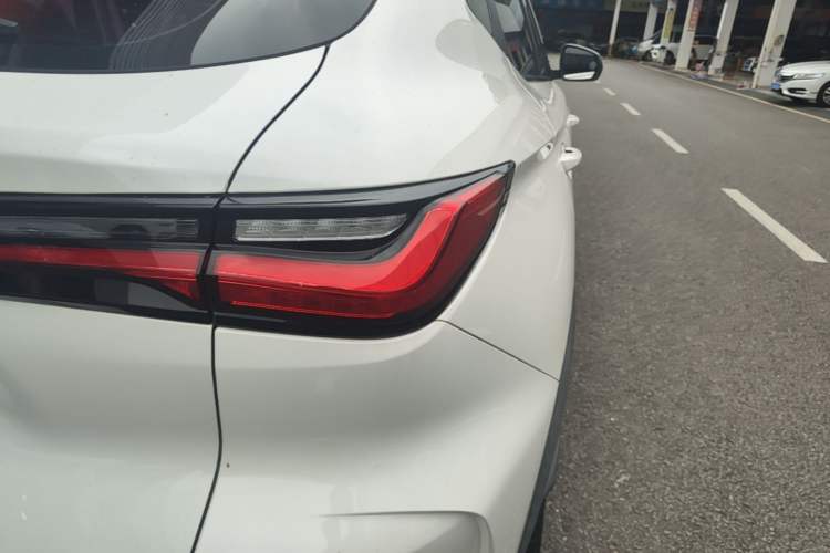 Used CHANGAN OSHAN X5 2021 1.6L CVT Luxury Model Right Rear Taillight