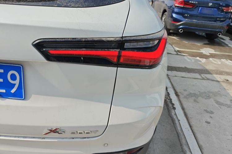 Used CHANGAN OSHAN X5 2021 1.5T DCT Prestige Edition Right Rear Taillight