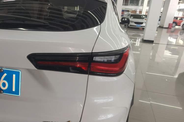 Used CHANGAN OSHAN X5 2021 Revised Version 1.6L Manual Luxury Edition Right Rear Taillight