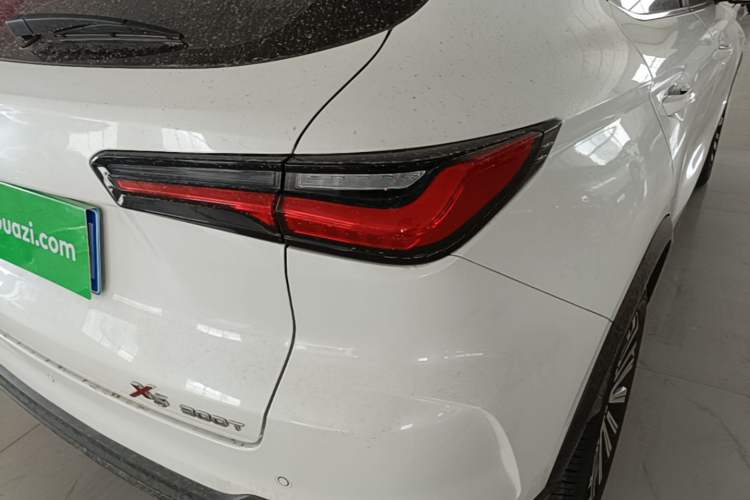 Used CHANGAN OSHAN X5 2021 Revised Version 1.5T DCT Luxury Edition Right Rear Taillight
