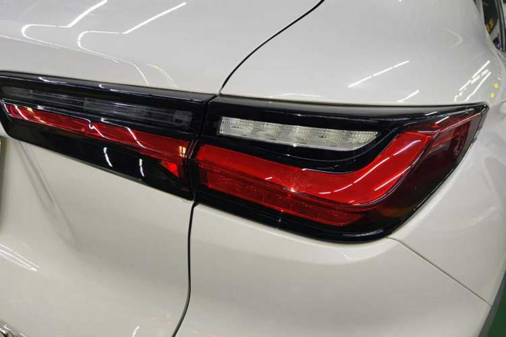 Used CHANGAN OSHAN X5 2021 1.5T DCT Prestige Edition Right Rear Taillight