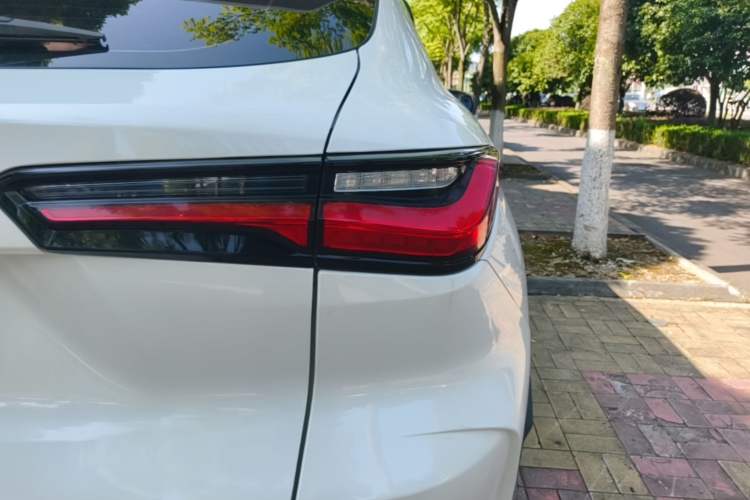 Used CHANGAN OSHAN X5 2021 1.5T DCT Flagship Edition Right Rear Taillight