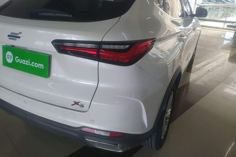 Used CHANGAN OSHAN X5 2021 1.6L CVT Luxury Model Right Rear Taillight