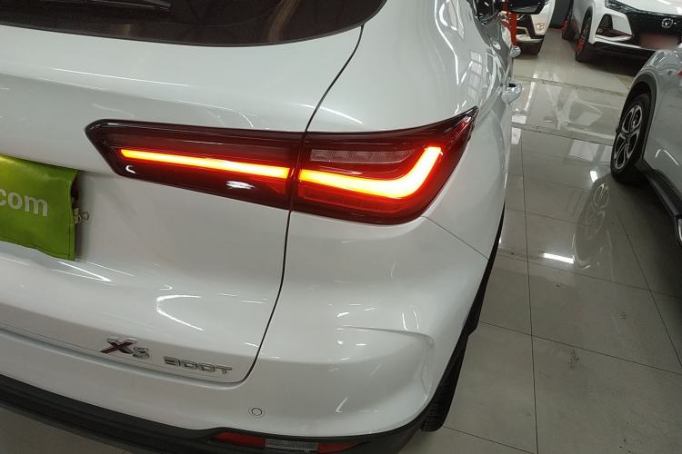 Used CHANGAN OSHAN X5 2021 Revised Version 1.5T DCT Luxury Edition Right Rear Taillight