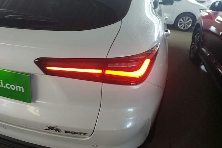Used CHANGAN OSHAN X5 2021 1.5T DCT Luxury Edition Right Rear Taillight