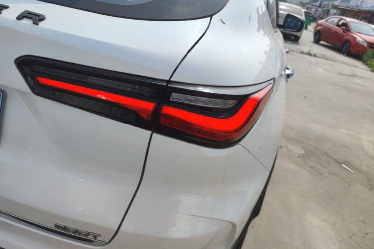Used CHANGAN OSHAN X5 2021 1.5T DCT Prestige Edition Right Rear Taillight