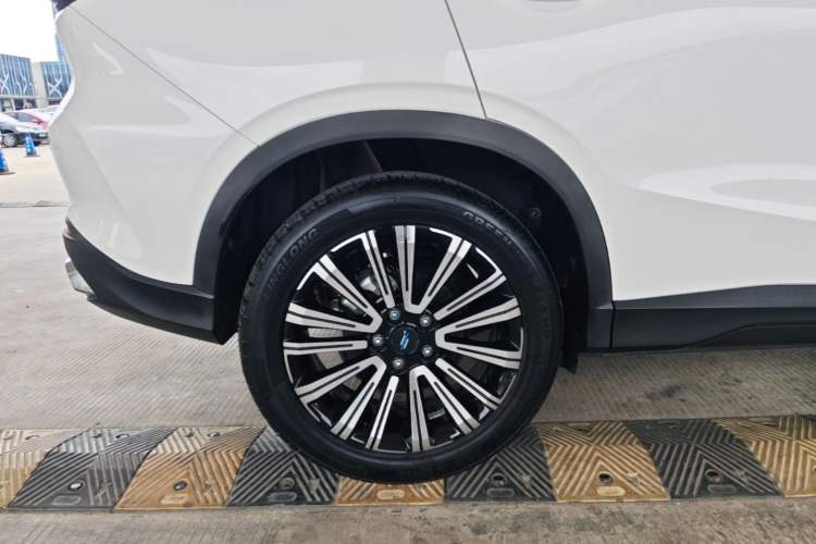 Used CHANGAN OSHAN X5 2021 1.5T DCT Prestige Edition Right Rear Wheel Hub