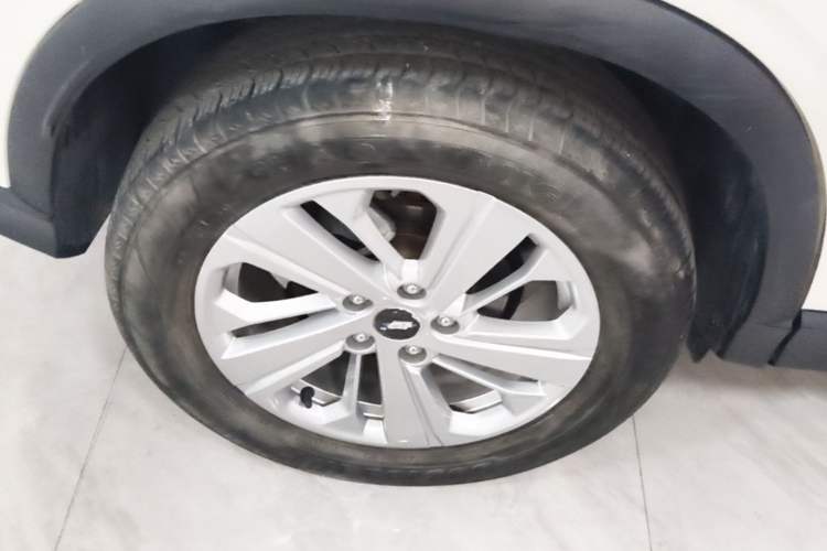 Used CHANGAN OSHAN X5 2021 1.6L CVT Luxury Version Right Rear Wheel Hub