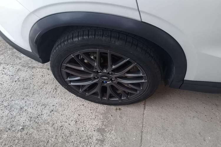 Used CHANGAN OSHAN X5 2021 1.5T DCT Flagship Edition Right Rear Wheel Hub