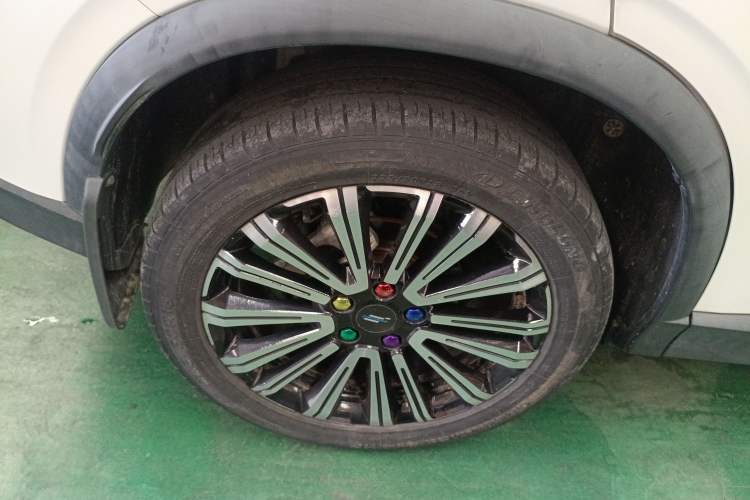 Used CHANGAN OSHAN X5 2021 1.5T DCT Prestige Edition Right Rear Wheel Hub