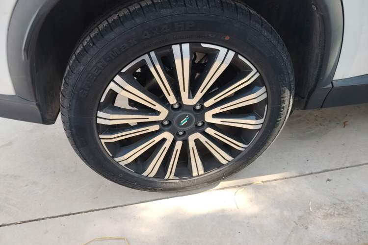 Used CHANGAN OSHAN X5 2021 1.6L CVT Luxury Model Right Rear Wheel Hub