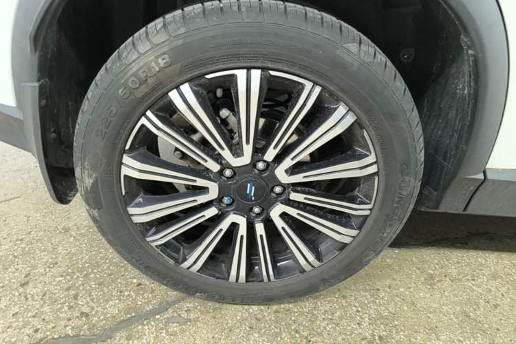 Used CHANGAN OSHAN X5 2021 Revised Version 1.5T DCT Luxury Edition Right Rear Wheel Hub