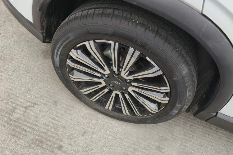 Used CHANGAN OSHAN X5 2021 Revised Version 1.5T DCT Luxury Edition Right Rear Wheel Hub