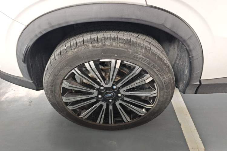Used CHANGAN OSHAN X5 2021 1.5T DCT Prestige Edition Right Rear Wheel Hub