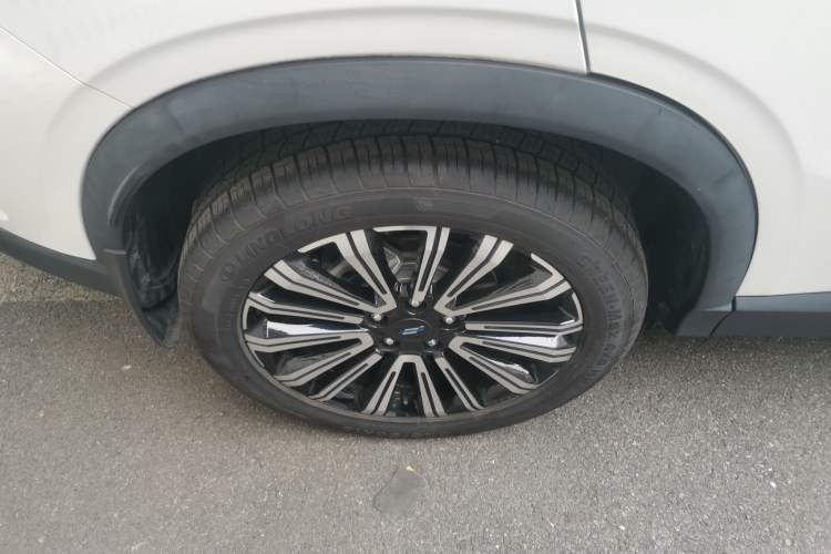 Used CHANGAN OSHAN X5 2021 Revised Version 1.5T DCT Luxury Edition Right Rear Wheel Hub
