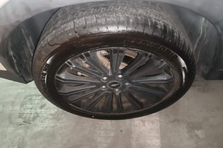 Used CHANGAN OSHAN X5 2021 1.5T DCT Prestige Edition Right Rear Wheel Hub