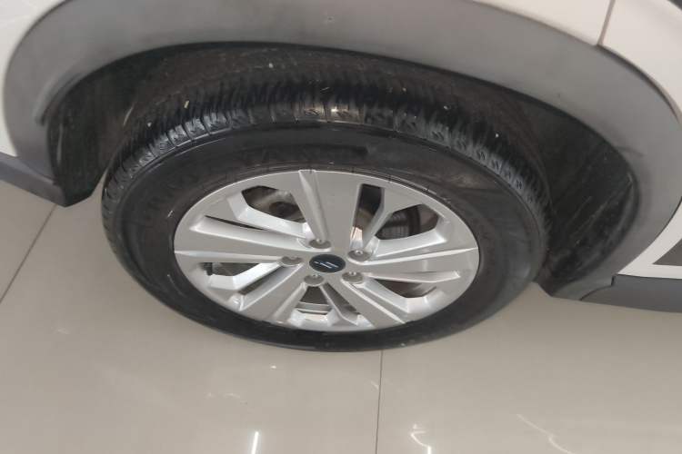 Used CHANGAN OSHAN X5 2021 Revised Version 1.6L Manual Luxury Edition Right Rear Wheel Hub