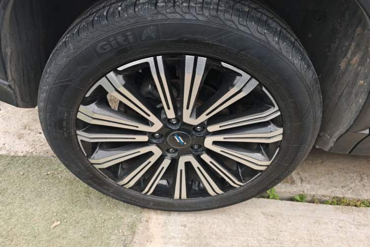 Used CHANGAN OSHAN X5 2021 Revised Version 1.5T DCT Luxury Edition Right Rear Wheel Hub