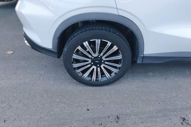 Used CHANGAN OSHAN X5 2021 1.5T DCT Prestige Edition Right Rear Wheel Hub