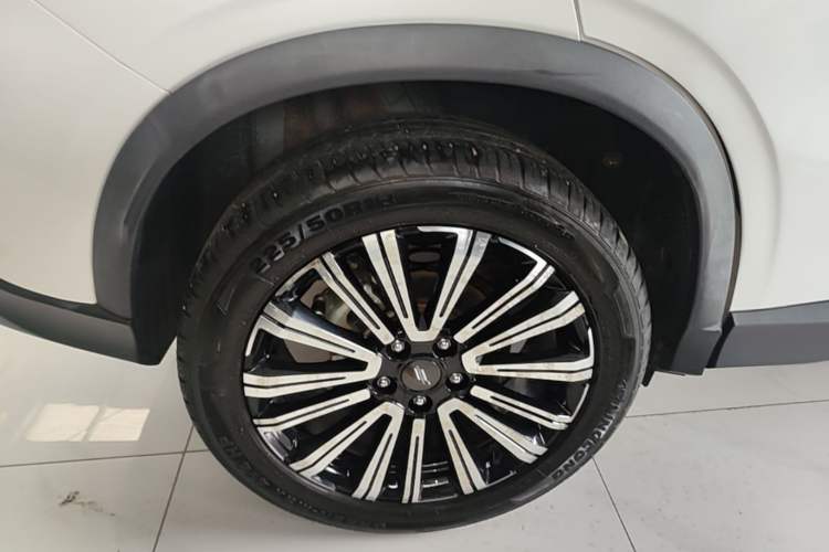 Used CHANGAN OSHAN X5 2021 1.5T DCT Prestige Edition Right Rear Wheel Hub