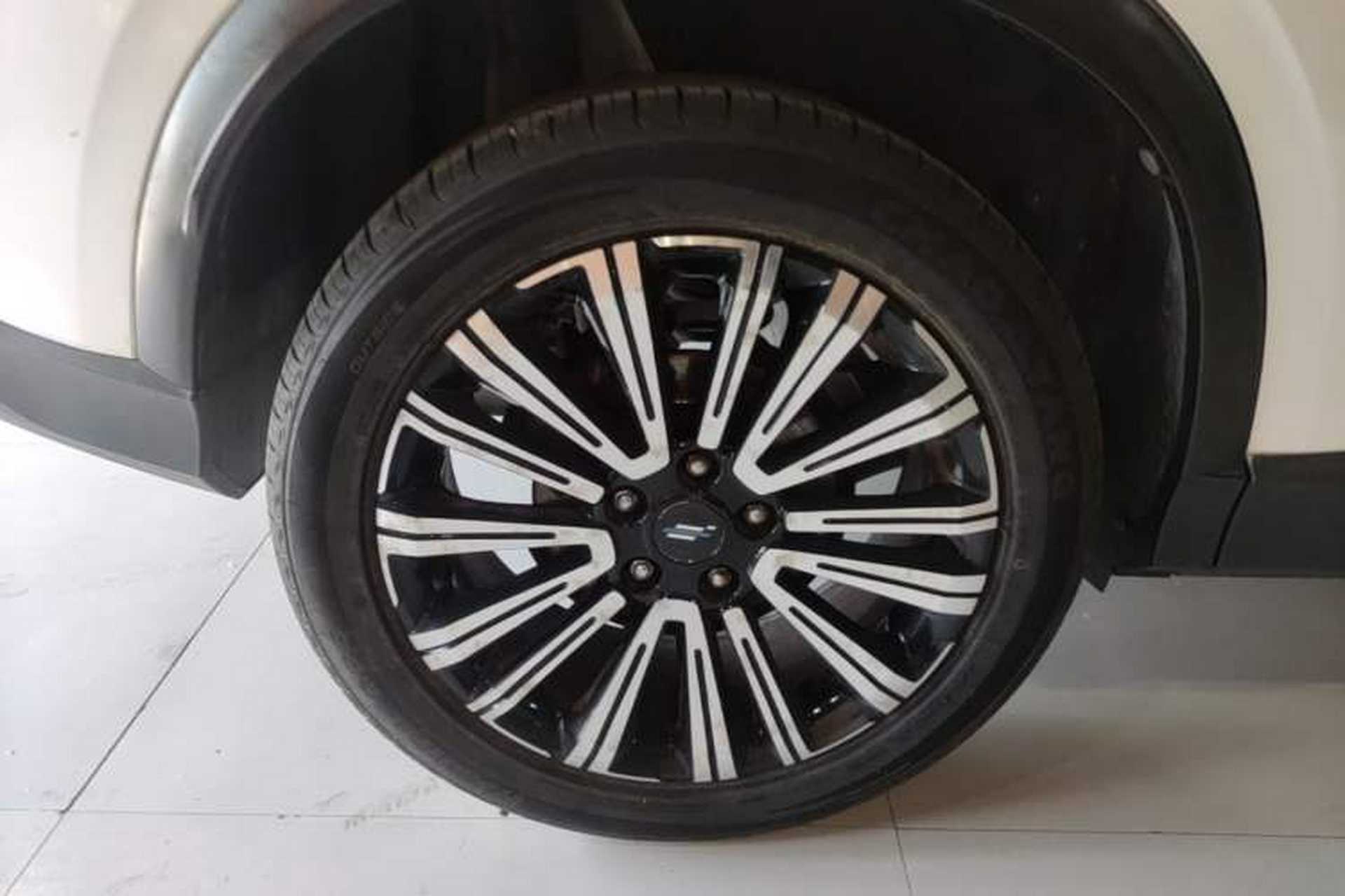 Used CHANGAN OSHAN X5 2021 1.5T DCT Prestige Edition Right Rear Wheel Hub