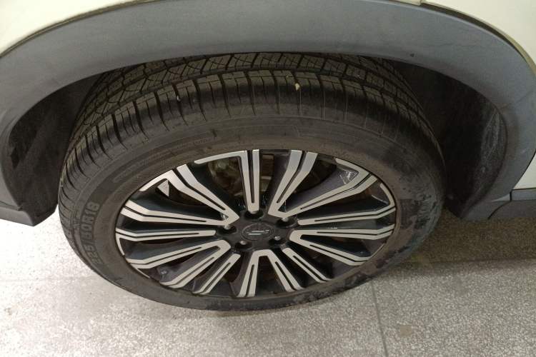 Used CHANGAN OSHAN X5 2021 1.5T DCT Prestige Edition Right Rear Wheel Hub