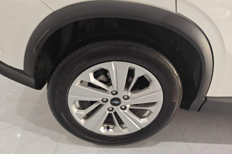 Used CHANGAN OSHAN X5 2021 Revised Version 1.6L Manual Luxury Edition Right Rear Wheel Hub