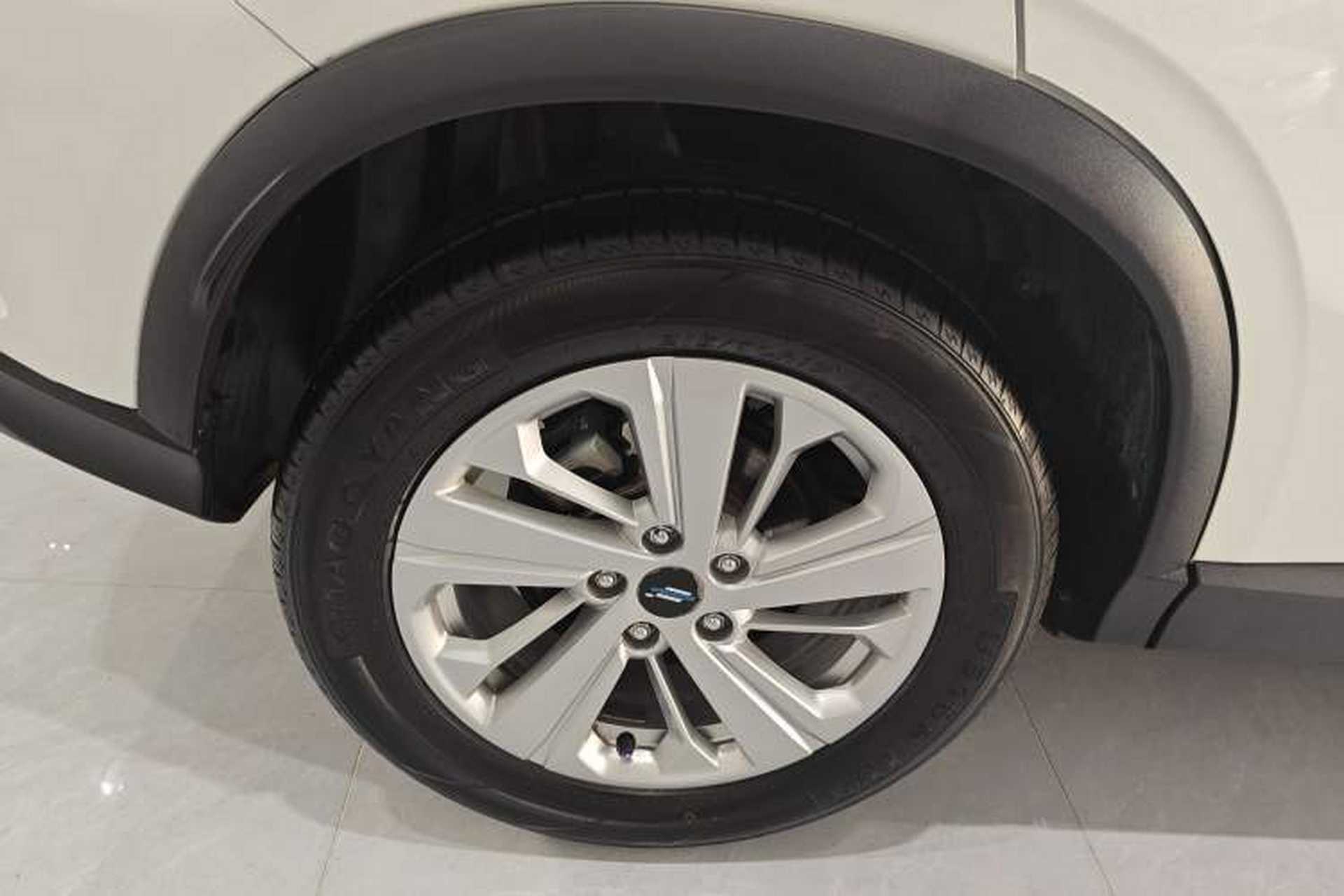Used CHANGAN OSHAN X5 2021 Revised Version 1.6L Manual Luxury Edition Right Rear Wheel Hub