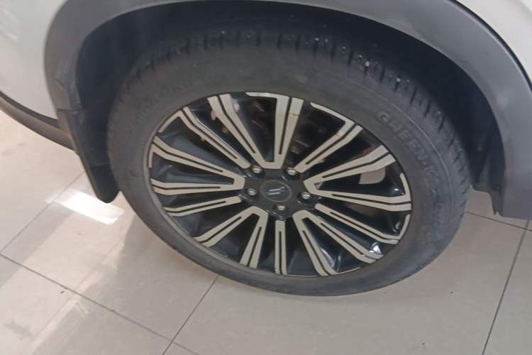 Used CHANGAN OSHAN X5 2021 1.5T DCT Prestige Edition Right Rear Wheel Hub