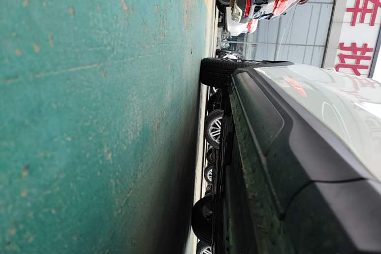Used CHANGAN OSHAN X5 2021 Revised Version 1.5T DCT Luxury Edition Right Side Sill