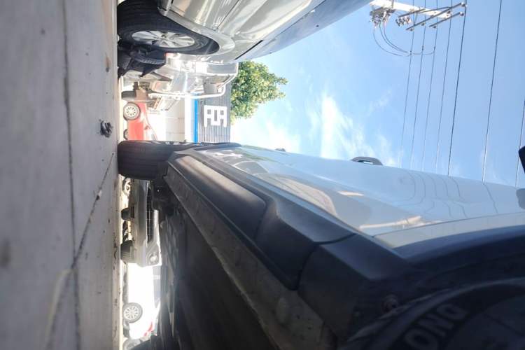 Used CHANGAN OSHAN X5 2021 1.6L CVT Luxury Model Right Side Sill