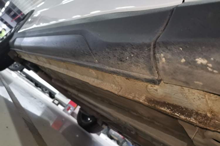 Used CHANGAN OSHAN X5 2021 1.5T DCT Prestige Edition Right Side Sill