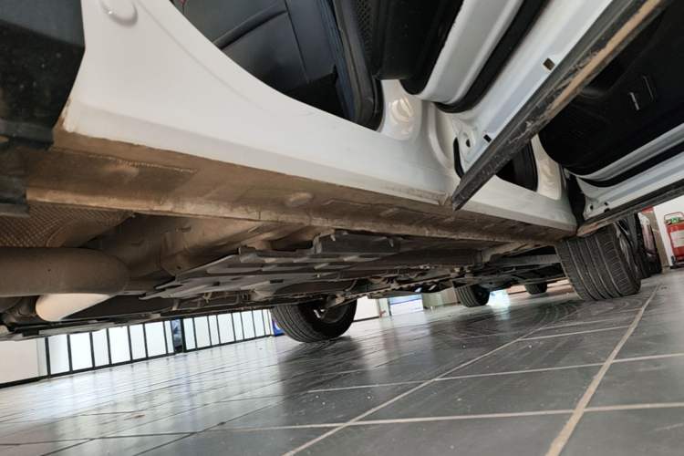 Used CHANGAN OSHAN X5 2021 1.5T DCT Flagship Edition Right Side Sill