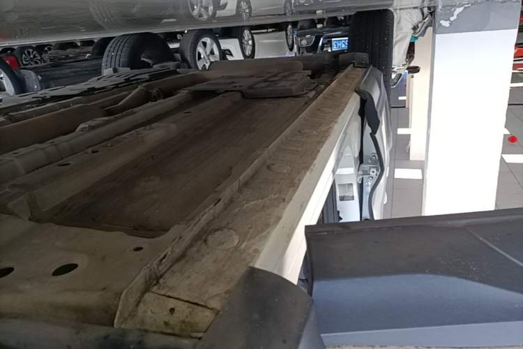 Used CHANGAN OSHAN X5 2021 1.5T DCT Luxury Edition Right Side Sill