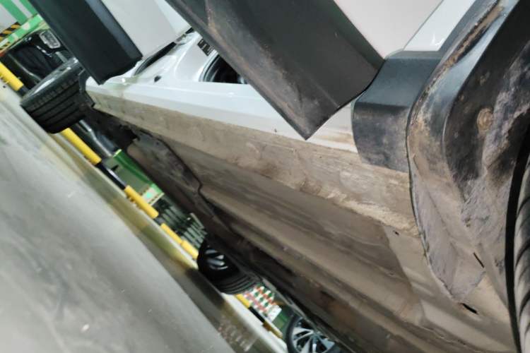Used CHANGAN OSHAN X5 2021 1.5T DCT Flagship Edition Right Side Sill