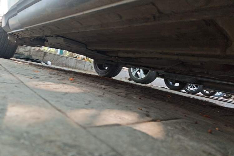 Used CHANGAN OSHAN X5 2021 1.6L CVT Luxury Model Right Side Sill