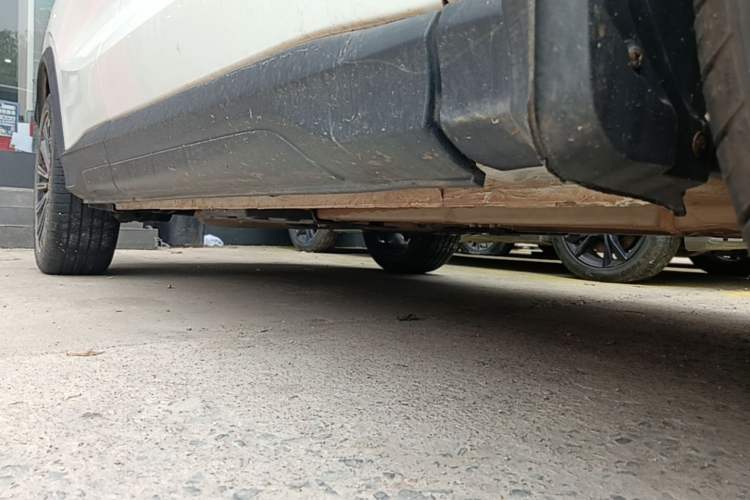 Used CHANGAN OSHAN X5 2021 Revised Version 1.5T DCT Luxury Edition Right Side Sill