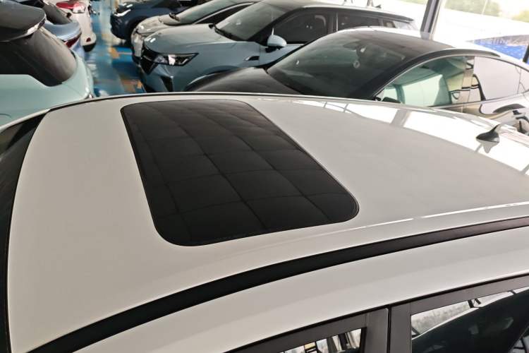 Used CHANGAN OSHAN X5 2021 1.6L CVT Luxury Model Roof