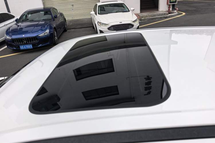 Used CHANGAN OSHAN X5 2021 1.6L CVT Luxury Model Roof