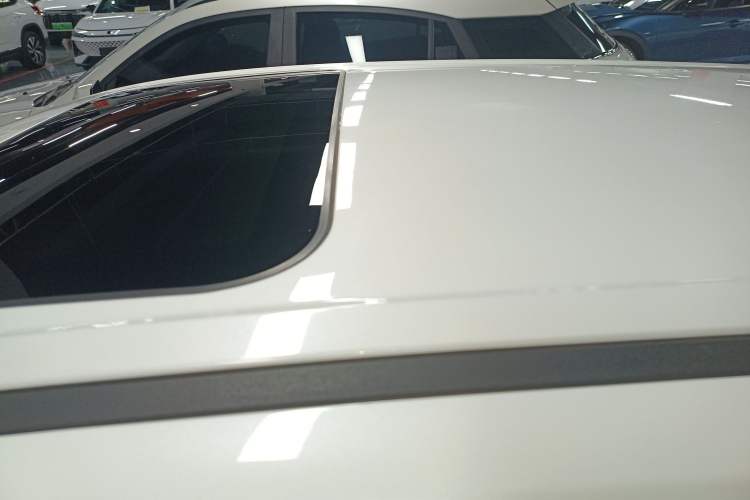 Used CHANGAN OSHAN X5 2021 1.6L CVT Luxury Model Roof