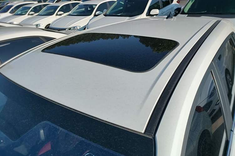 Used CHANGAN OSHAN X5 2021 Revised Version 1.5T DCT Luxury Edition Roof
